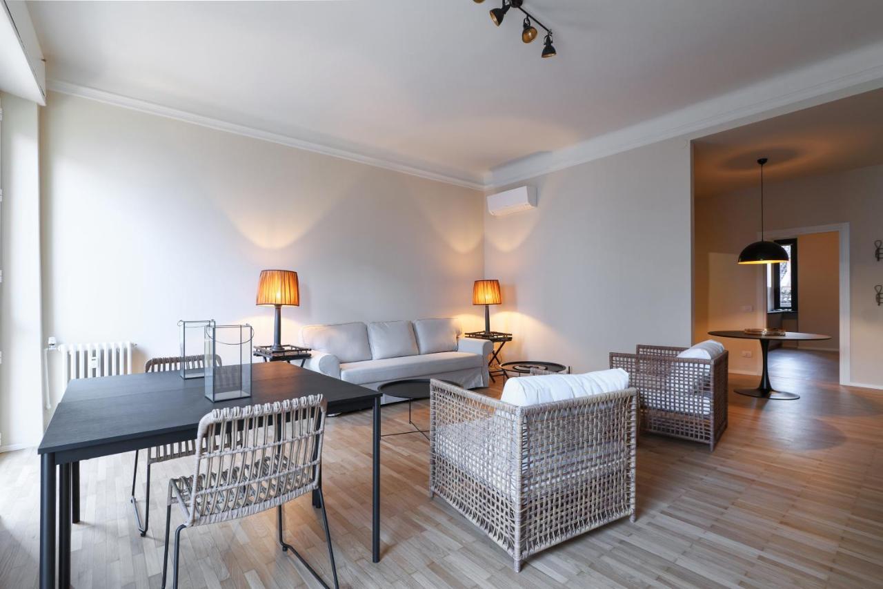 Luxury San Babila Apartment 米兰 外观 照片