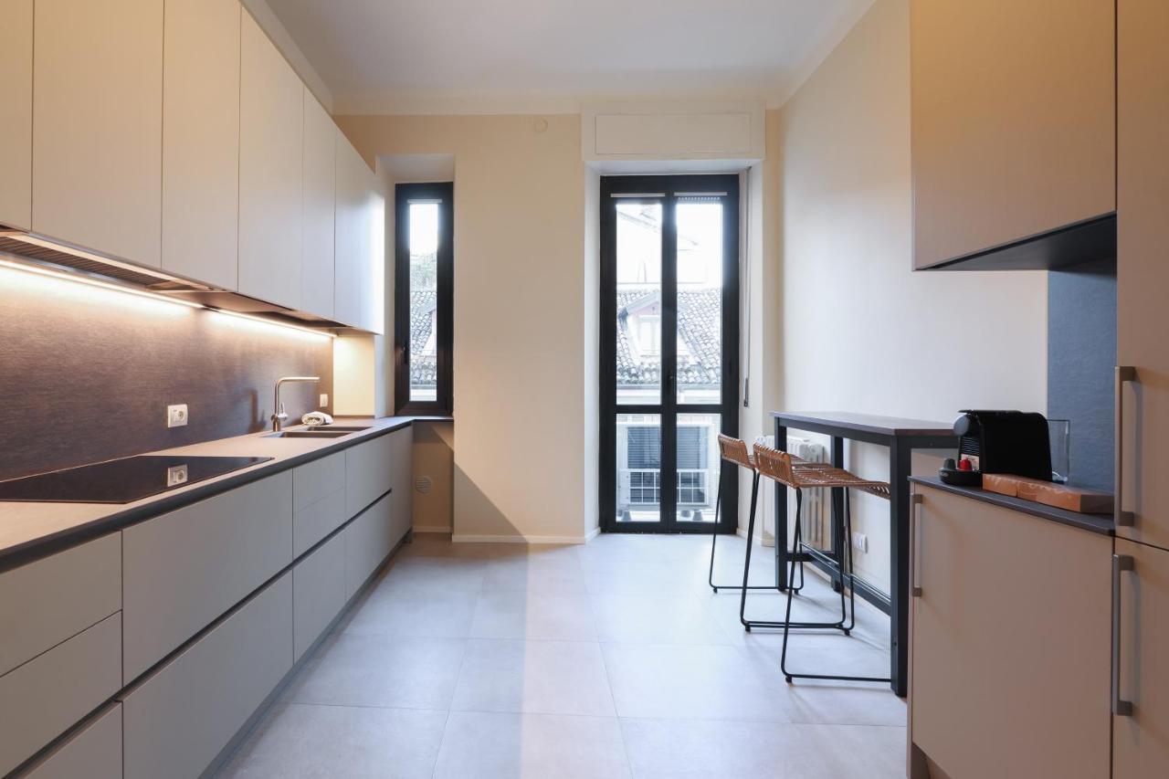 Luxury San Babila Apartment 米兰 外观 照片