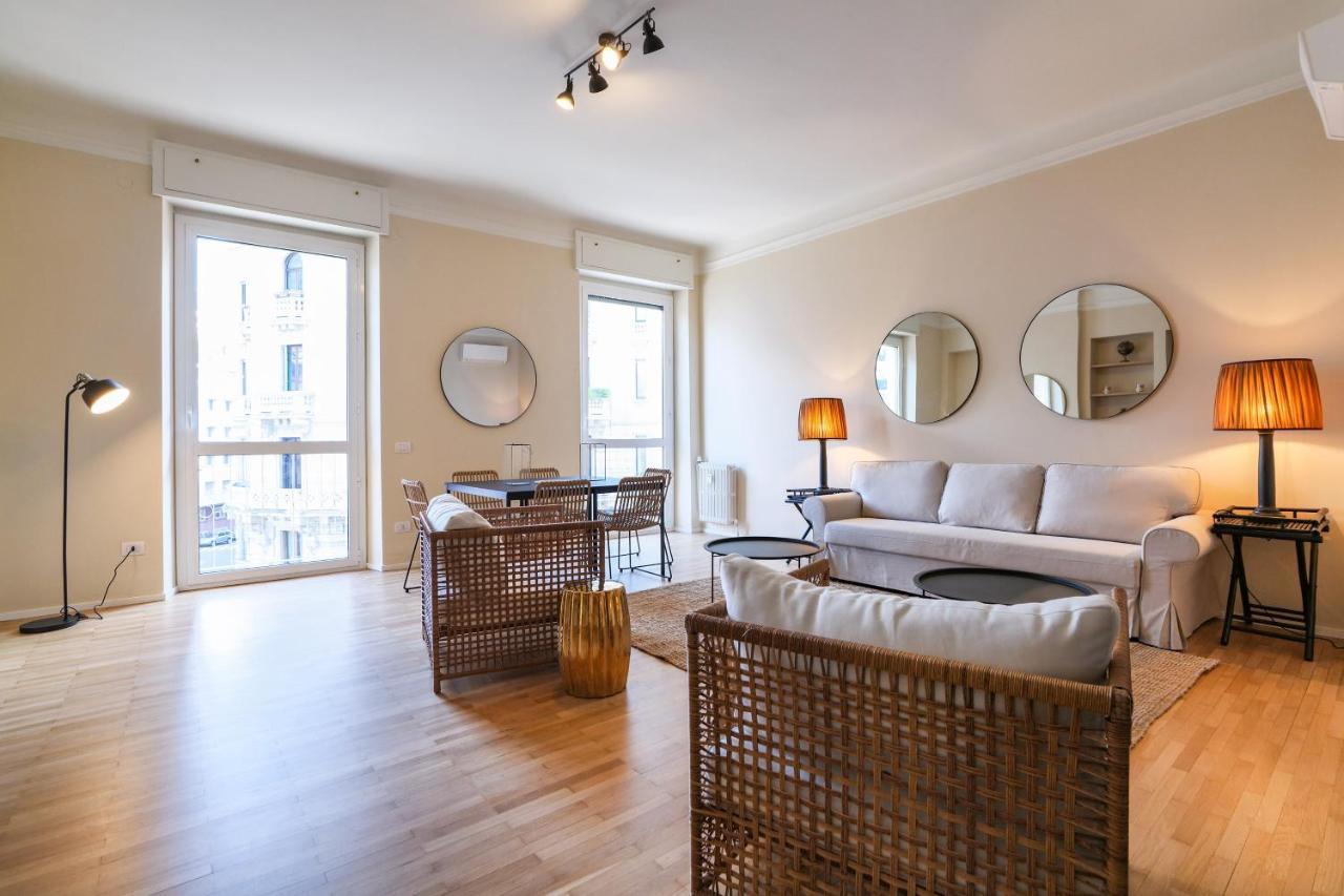 Luxury San Babila Apartment 米兰 外观 照片